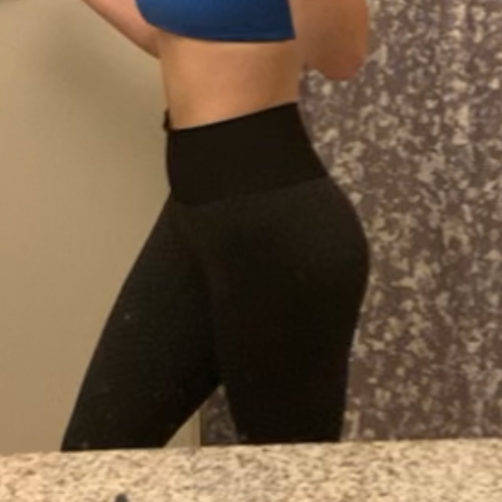 COPY - SALEE Lululemon Capri Seamless Leggings!